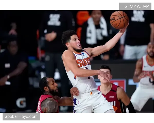 “黑山巨人武切维奇统治内线，带领球队豪取连胜”