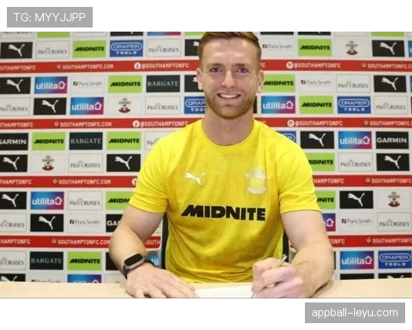 南安普顿传奇球星携手青训营，共育足球未来新星