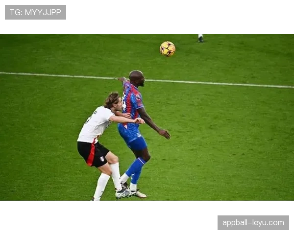 谢联足总杯力克强敌，强势表现引关注