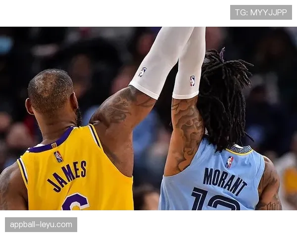 德斯蒙德·班恩无球掩护助力得分爆发，三分效率超越队友关键时刻表现更佳